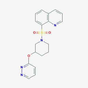 molecular formula C18H18N4O3S B2363682 8-((3-(Pyridazin-3-yloxy)piperidin-1-yl)sulfonyl)quinoline CAS No. 2034448-05-8