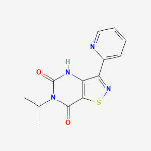 molecular formula C13H12N4O2S B2363712 6-(propan-2-yl)-3-(pyridin-2-yl)[1,2]thiazolo[4,5-d]pyrimidine-5,7(4H,6H)-dione CAS No. 1325305-33-6