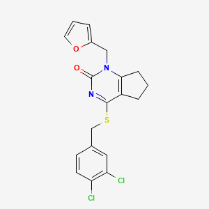 molecular formula C19H16Cl2N2O2S B2363866 4-{[(3,4-dichlorophenyl)methyl]sulfanyl}-1-[(furan-2-yl)methyl]-1H,2H,5H,6H,7H-cyclopenta[d]pyrimidin-2-one CAS No. 900000-19-3