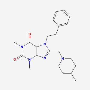 molecular formula C22H29N5O2 B2364954 1,3-dimethyl-8-[(4-methylpiperidin-1-yl)methyl]-7-(2-phenylethyl)-3,7-dihydro-1H-purine-2,6-dione CAS No. 838901-40-9