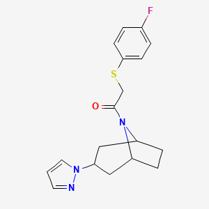 molecular formula C18H20FN3OS B2365591 1-((1R,5S)-3-(1H-pyrazol-1-yl)-8-azabicyclo[3.2.1]octan-8-yl)-2-((4-fluorophenyl)thio)ethan-1-one CAS No. 2310206-16-5