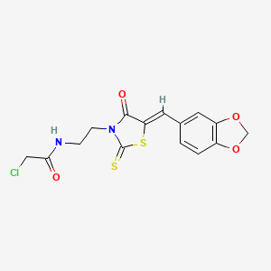 molecular formula C15H13ClN2O4S2 B2366607 N-{2-[5-(2H-1,3-benzodioxol-5-ylmethylidene)-4-oxo-2-sulfanylidene-1,3-thiazolidin-3-yl]ethyl}-2-chloroacetamide CAS No. 885524-38-9