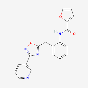 molecular formula C19H14N4O3 B2370607 N-(2-((3-(pyridin-3-yl)-1,2,4-oxadiazol-5-yl)methyl)phenyl)furan-2-carboxamide CAS No. 1797602-54-0