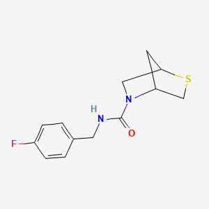 molecular formula C13H15FN2OS B2371353 N-[(4-fluorophenyl)methyl]-2-thia-5-azabicyclo[2.2.1]heptane-5-carboxamide CAS No. 2034209-06-6