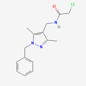 molecular formula C15H18ClN3O B2372496 N-[(1-benzyl-3,5-dimethyl-1H-pyrazol-4-yl)methyl]-2-chloroacetamide CAS No. 956266-07-2