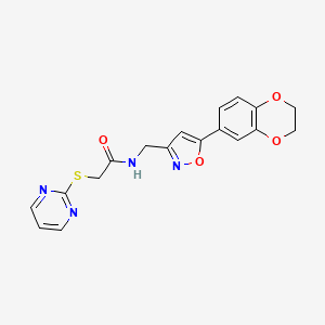 molecular formula C18H16N4O4S B2373203 N-((5-(2,3-dihydrobenzo[b][1,4]dioxin-6-yl)isoxazol-3-yl)methyl)-2-(pyrimidin-2-ylthio)acetamide CAS No. 1207050-89-2