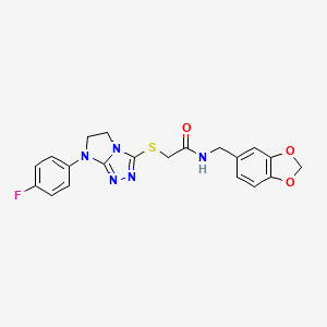 molecular formula C20H18FN5O3S B2374443 N-(benzo[d][1,3]dioxol-5-ylmethyl)-2-((7-(4-fluorophenyl)-6,7-dihydro-5H-imidazo[2,1-c][1,2,4]triazol-3-yl)thio)acetamide CAS No. 921788-92-3
