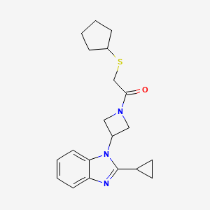 B2375521 2-Cyclopentylsulfanyl-1-[3-(2-cyclopropylbenzimidazol-1-yl)azetidin-1-yl]ethanone CAS No. 2379994-39-3