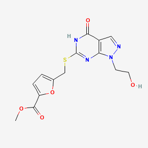 molecular formula C14H14N4O5S B2376022 methyl 5-(((1-(2-hydroxyethyl)-4-oxo-4,5-dihydro-1H-pyrazolo[3,4-d]pyrimidin-6-yl)thio)methyl)furan-2-carboxylate CAS No. 1005295-74-8