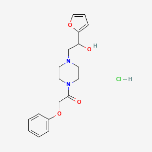 molecular formula C18H23ClN2O4 B2376799 1-(4-(2-(Furan-2-yl)-2-hydroxyethyl)piperazin-1-yl)-2-phenoxyethanone hydrochloride CAS No. 1396881-68-7