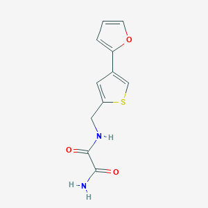 B2377528 N'-[[4-(Furan-2-yl)thiophen-2-yl]methyl]oxamide CAS No. 2379997-23-4