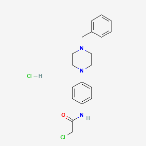 molecular formula C19H23Cl2N3O B2378813 N-[4-(4-benzylpiperazin-1-yl)phenyl]-2-chloroacetamide hydrochloride CAS No. 1052546-88-9