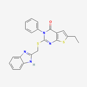 molecular formula C22H18N4OS2 B2382651 2-{[(1H-1,3-benzodiazol-2-yl)methyl]sulfanyl}-6-ethyl-3-phenyl-3H,4H-thieno[2,3-d]pyrimidin-4-one CAS No. 496968-76-4