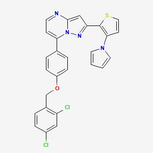 molecular formula C27H18Cl2N4OS B2382842 7-{4-[(2,4-dichlorobenzyl)oxy]phenyl}-2-[3-(1H-pyrrol-1-yl)-2-thienyl]pyrazolo[1,5-a]pyrimidine CAS No. 478033-82-8