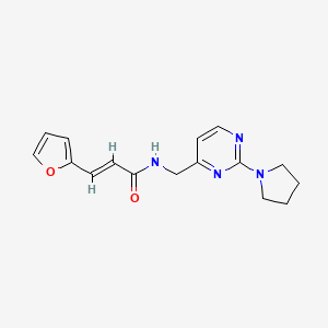 molecular formula C16H18N4O2 B2382974 (E)-3-(furan-2-yl)-N-((2-(pyrrolidin-1-yl)pyrimidin-4-yl)methyl)acrylamide CAS No. 1798403-79-8