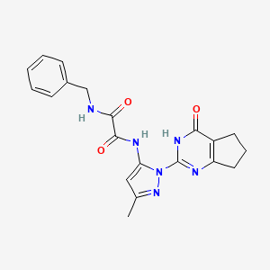 molecular formula C20H20N6O3 B2384281 N1-benzyl-N2-(3-methyl-1-(4-oxo-4,5,6,7-tetrahydro-3H-cyclopenta[d]pyrimidin-2-yl)-1H-pyrazol-5-yl)oxalamide CAS No. 1014047-66-5