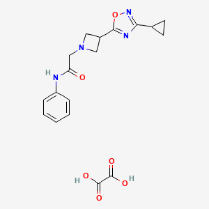 molecular formula C18H20N4O6 B2384597 2-(3-(3-cyclopropyl-1,2,4-oxadiazol-5-yl)azetidin-1-yl)-N-phenylacetamide oxalate CAS No. 1351659-33-0