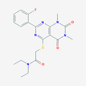 molecular formula C20H22FN5O3S B2384989 N,N-diethyl-2-((2-(2-fluorophenyl)-6,8-dimethyl-5,7-dioxo-5,6,7,8-tetrahydropyrimido[4,5-d]pyrimidin-4-yl)thio)acetamide CAS No. 893914-83-5