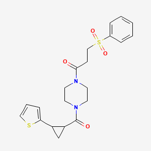 3-(Phenylsulfonyl)-1-(4-(2-(thiophen-2-yl)cyclopropanecarbonyl)piperazin-1-yl)propan-1-one