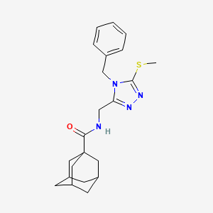 molecular formula C22H28N4OS B2387037 N-{[4-benzyl-5-(methylsulfanyl)-4H-1,2,4-triazol-3-yl]methyl}adamantane-1-carboxamide CAS No. 477303-25-6