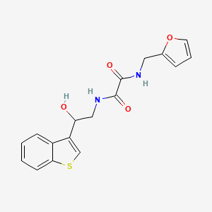 molecular formula C17H16N2O4S B2387670 N1-(2-(benzo[b]thiophen-3-yl)-2-hydroxyethyl)-N2-(furan-2-ylmethyl)oxalamide CAS No. 2034257-79-7