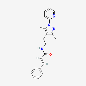 molecular formula C21H22N4O B2387673 N-(2-(3,5-dimethyl-1-(pyridin-2-yl)-1H-pyrazol-4-yl)ethyl)cinnamamide CAS No. 2035003-58-6