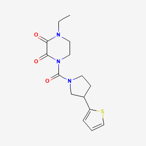molecular formula C15H19N3O3S B2389107 1-Ethyl-4-(3-(thiophen-2-yl)pyrrolidine-1-carbonyl)piperazine-2,3-dione CAS No. 2177365-64-7
