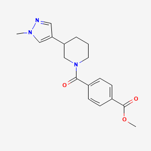 molecular formula C18H21N3O3 B2389602 Methyl 4-[3-(1-methylpyrazol-4-yl)piperidine-1-carbonyl]benzoate CAS No. 2319856-26-1