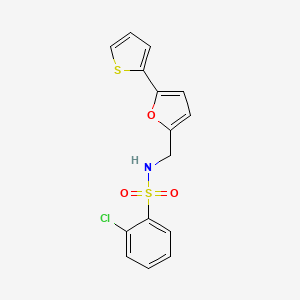 molecular formula C15H12ClNO3S2 B2390419 2-chloro-N-((5-(thiophen-2-yl)furan-2-yl)methyl)benzenesulfonamide CAS No. 2034593-10-5