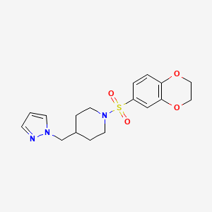 molecular formula C17H21N3O4S B2392443 4-((1H-pyrazol-1-yl)methyl)-1-((2,3-dihydrobenzo[b][1,4]dioxin-6-yl)sulfonyl)piperidine CAS No. 1396746-19-2