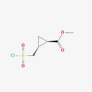 molecular formula C6H9ClO4S B2394440 Methyl (1R,2R)-2-(chlorosulfonylmethyl)cyclopropane-1-carboxylate CAS No. 2375248-60-3