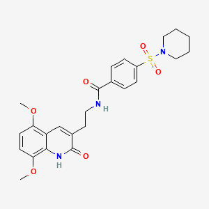 molecular formula C25H29N3O6S B2397928 N-[2-(5,8-二甲氧基-2-氧代-1H-喹啉-3-基)乙基]-4-哌啶-1-磺酰基苯甲酰胺 CAS No. 851404-23-4