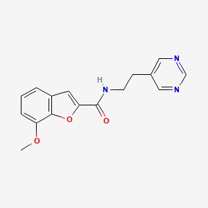 molecular formula C16H15N3O3 B2398718 7-methoxy-N-(2-(pyrimidin-5-yl)ethyl)benzofuran-2-carboxamide CAS No. 2034511-82-3