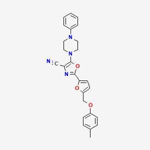 molecular formula C26H24N4O3 B2398887 2-{5-[(4-Methylphenoxy)methyl]furan-2-yl}-5-(4-phenylpiperazin-1-yl)-1,3-oxazole-4-carbonitrile CAS No. 931317-42-9