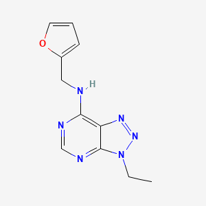 molecular formula C11H12N6O B2401886 3-ethyl-N-(furan-2-ylmethyl)triazolo[4,5-d]pyrimidin-7-amine CAS No. 899730-37-1