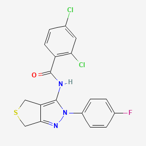 molecular formula C18H12Cl2FN3OS B2402100 2,4-dichloro-N-(2-(4-fluorophenyl)-4,6-dihydro-2H-thieno[3,4-c]pyrazol-3-yl)benzamide CAS No. 450343-08-5