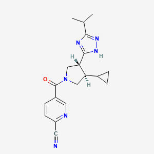 molecular formula C19H22N6O B2402407 5-[(3R,4R)-3-Cyclopropyl-4-(3-propan-2-yl-1H-1,2,4-triazol-5-yl)pyrrolidine-1-carbonyl]pyridine-2-carbonitrile CAS No. 2223346-29-8