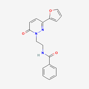 molecular formula C17H15N3O3 B2407911 N-(2-(3-(furan-2-yl)-6-oxopyridazin-1(6H)-yl)ethyl)benzamide CAS No. 946365-28-2