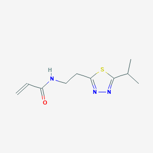 N-{2-[5-(propan-2-yl)-1,3,4-thiadiazol-2-yl]ethyl}prop-2-enamide