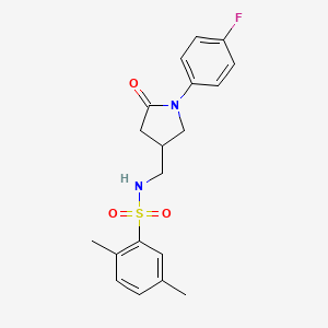N-((1-(4-fluorophenyl)-5-oxopyrrolidin-3-yl)methyl)-2,5-dimethylbenzenesulfonamide