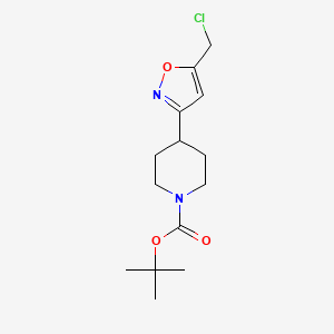 molecular formula C14H21ClN2O3 B2409376 叔丁基4-[5-(氯甲基)-1,2-恶唑-3-基]哌啶-1-羧酸酯 CAS No. 2091871-85-9