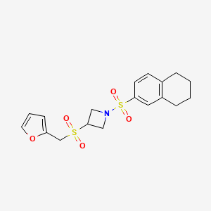 molecular formula C18H21NO5S2 B2409555 3-((呋喃-2-基甲基)磺酰基)-1-((5,6,7,8-四氢萘-2-基)磺酰基)氮杂环丁烷 CAS No. 1797698-85-1