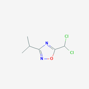 molecular formula C6H8Cl2N2O B2412490 5-(Dichloromethyl)-3-(propan-2-yl)-1,2,4-oxadiazole CAS No. 1955498-65-3