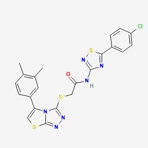 molecular formula C22H17ClN6OS3 B2425035 N-[5-(4-CHLOROPHENYL)-1,2,4-THIADIAZOL-3-YL]-2-{[5-(3,4-DIMETHYLPHENYL)-[1,2,4]TRIAZOLO[3,4-B][1,3]THIAZOL-3-YL]SULFANYL}ACETAMIDE CAS No. 690645-49-9