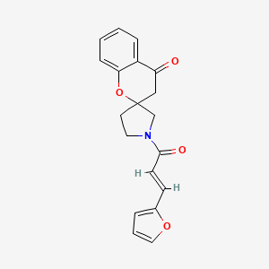 molecular formula C19H17NO4 B2425158 (E)-1'-(3-(furan-2-yl)acryloyl)spiro[chroman-2,3'-pyrrolidin]-4-one CAS No. 1448140-75-7