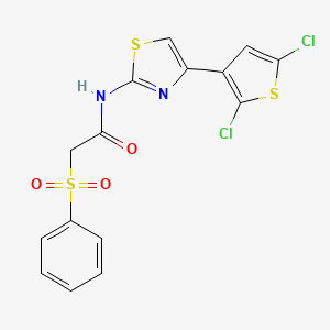 molecular formula C15H10Cl2N2O3S3 B2425459 N-(4-(2,5-二氯噻吩-3-基)噻唑-2-基)-2-(苯基磺酰基)乙酰胺 CAS No. 895456-90-3