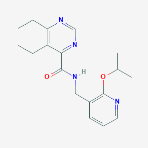 molecular formula C18H22N4O2 B2427298 N-{[2-(propan-2-yloxy)pyridin-3-yl]methyl}-5,6,7,8-tetrahydroquinazoline-4-carboxamide CAS No. 2415533-66-1
