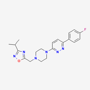 5-[[4-[6-(4-Fluorophenyl)pyridazin-3-yl]piperazin-1-yl]methyl]-3-propan-2-yl-1,2,4-oxadiazole
