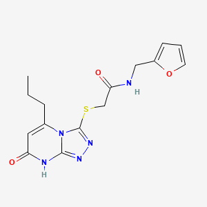 molecular formula C15H17N5O3S B2428096 N-(furan-2-ylmethyl)-2-((7-oxo-5-propyl-7,8-dihydro-[1,2,4]triazolo[4,3-a]pyrimidin-3-yl)thio)acetamide CAS No. 895005-09-1