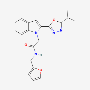 molecular formula C20H20N4O3 B2431080 N-(furan-2-ylmethyl)-2-(2-(5-isopropyl-1,3,4-oxadiazol-2-yl)-1H-indol-1-yl)acetamide CAS No. 941927-75-9